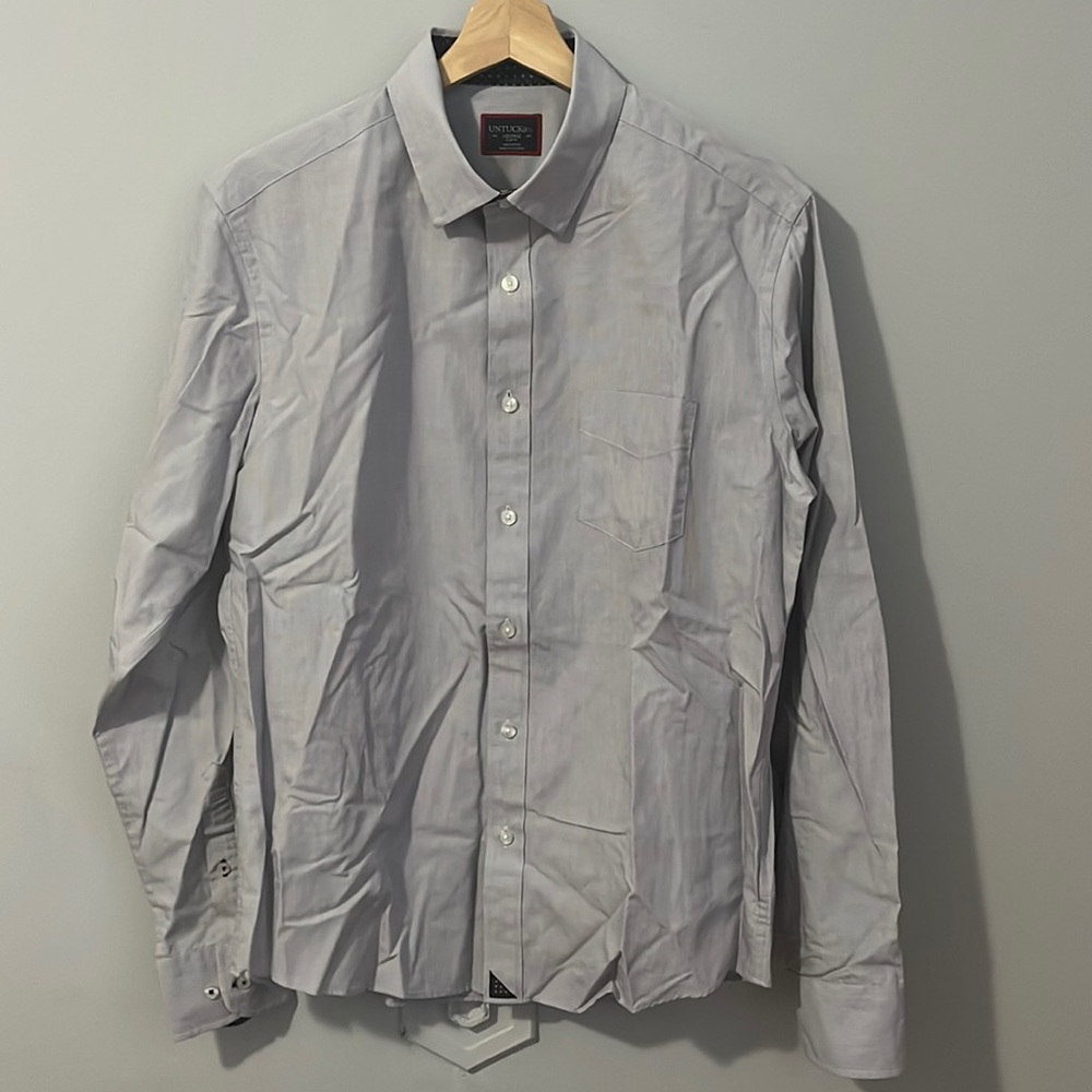 UNTUCKit Light Gray Button Down Shirt 100% cotton, size Medium